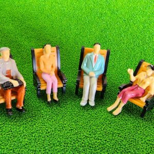 4 Figure With 4 Chair Set Scale 1:25 ~ KMFWCS25 (8 Pieces Per Pack)